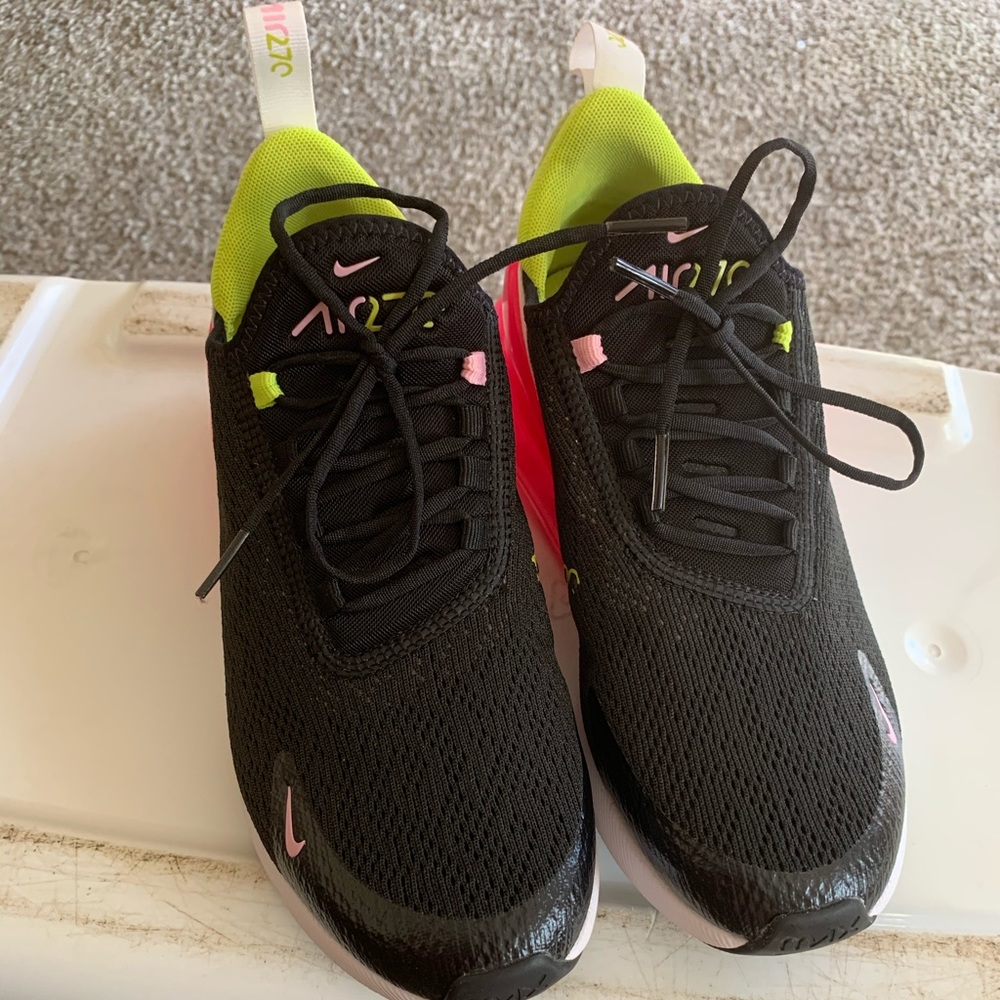 Nike women’s shoe